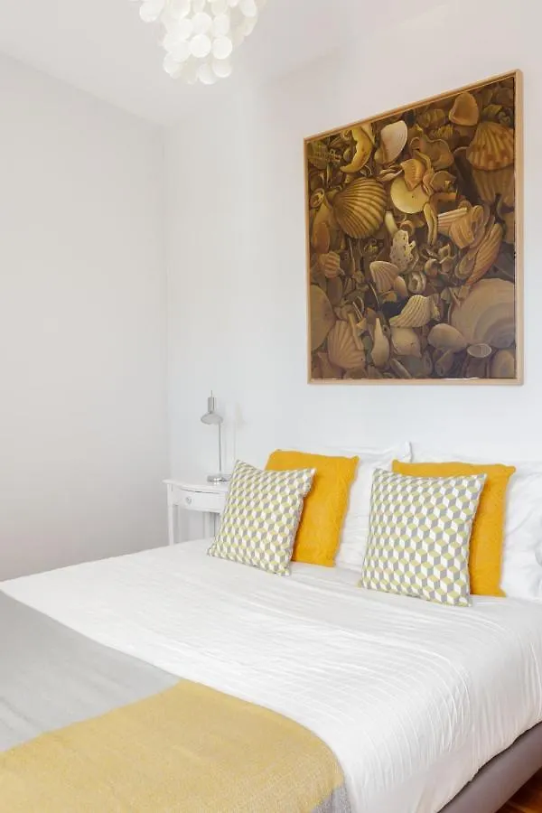 Apartment Chiado Rooftop Retreat: 19th Century Charm with River Views Lisbon